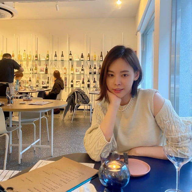 '프랑스 대학 교수♥' 구재이, 서울로 휴가왔나…와인 마시며 힐링 중 [TEN★]