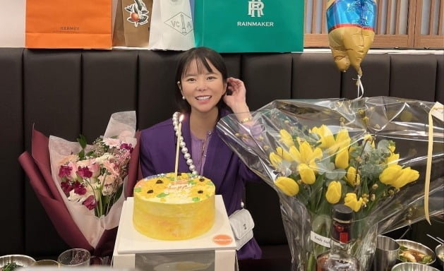 '이수근♥' 박지연, 명품 H사→꽃…아직 끝나지 않은 생일 "지겨워도 이해"[TEN★]