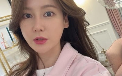 '안정환♥' 이혜원, "오예, 팝콘이나 먹어야지 뜽뜽뜽" 늦은 퇴근인데도 생기발랄  [TEN★]