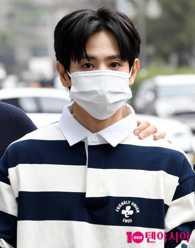 [TEN 포토] 하이라이트 양요섭 '심쿵 눈맞춤'