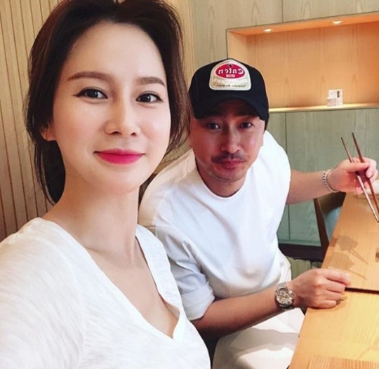 이혜원, 안정환 부부./사진=SNS