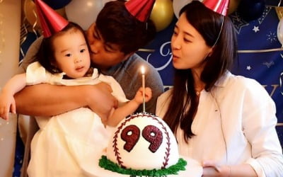 류현진♥배지현, 메이저리거 가족의 생일 파티…딸 그림에 입꼬리 상승[TEN★]