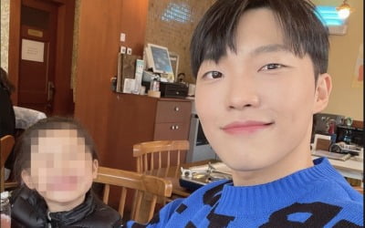 [TEN피플] '쿨병' 최고기, '출연료'와 맞바꾼 딸 노출…혼자만의 '할리우드 삶'