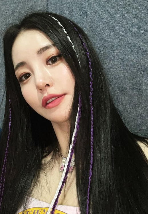 브브걸 유정, 과감한 노출…짧아도 너무 짧은 무대 의상 [TEN★]