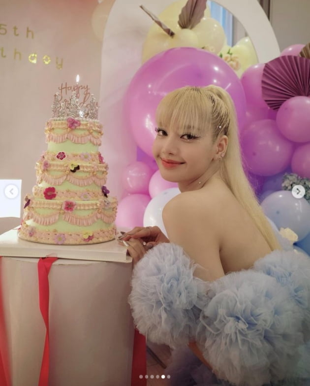 블랙핑크 리사, 생일에 퐁퐁이 드레스 이쁨...지수 "헐 공주"[TEN★]