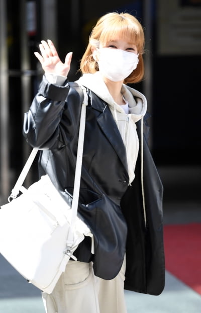 [TEN 포토] 초아 '애교 눈웃음'
