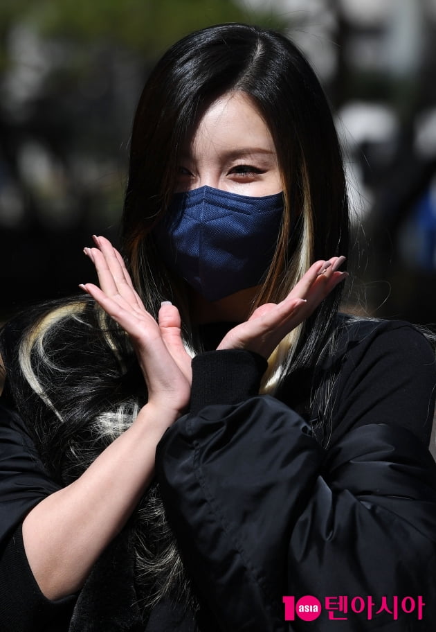 [TEN 포토] 스테파니 '꽃 한송이 꽃 처럼'
