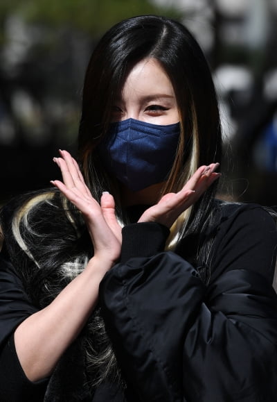 [TEN 포토] 스테파니 '꽃 한송이 꽃 처럼'