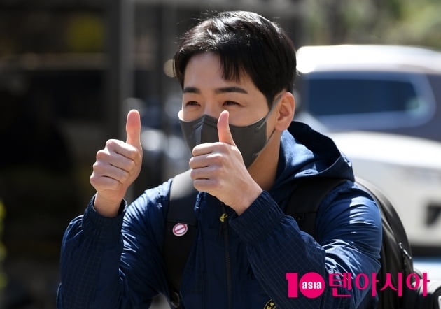 [TEN 포토] 박군 '훈훈한 인사'