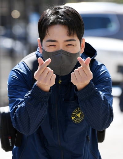 [TEN 포토] 박군 '♥한영을 향한 하트'