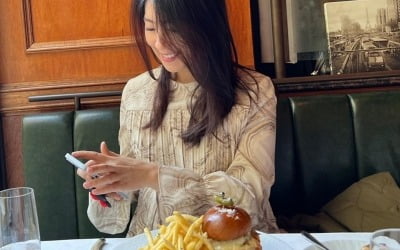 "이쁜 친구"…'이필모♥' 서수연, 청담동 레스토랑 생일상에 입꼬리 상승[TEN★]