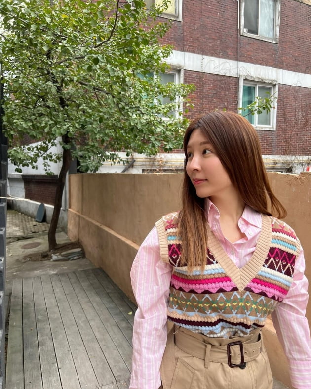 '오뚜기3세' 함연지, 도예공방에서 '동화 판타지' 찾는 재벌 "곱슬머리에 앞치마" [TEN★]