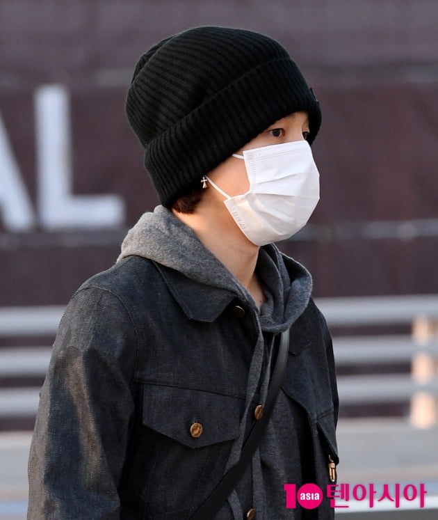 [TEN 포토] 방탄소년단 지민 '비니로 멋낸 공항패션'