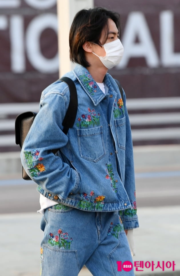 [TEN 포토] 방탄소년단 진 '석양도 질투하는 외모'