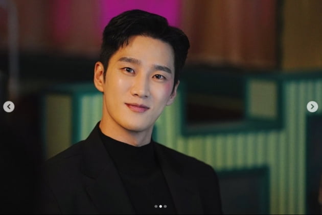 안보현, 반할 수 밖에 없는 멋짐...결방 아쉽지만 열심히 촬영중[TEN★]