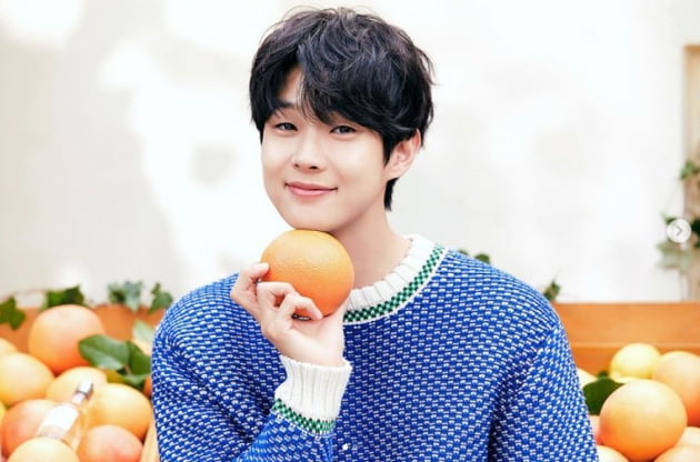 최우식, 인간 탄산음료 비주얼...청량하다 못해 톡 쏘네[TEN★]