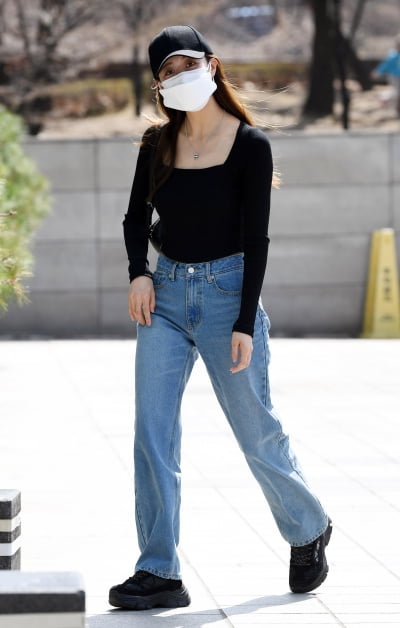 [TEN 포토] 이미주 '편안한 복장으로 출근길'