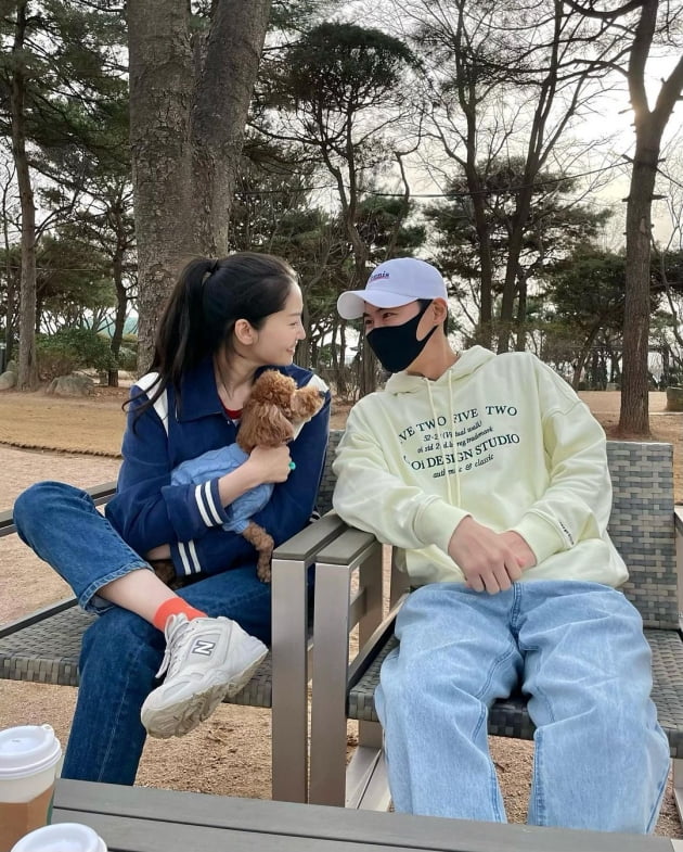 류이서, ♥전진과 또 알콩달콩 카페 데이트…날씨도 돕네 "따뜻해져서 좋아" [TEN★]