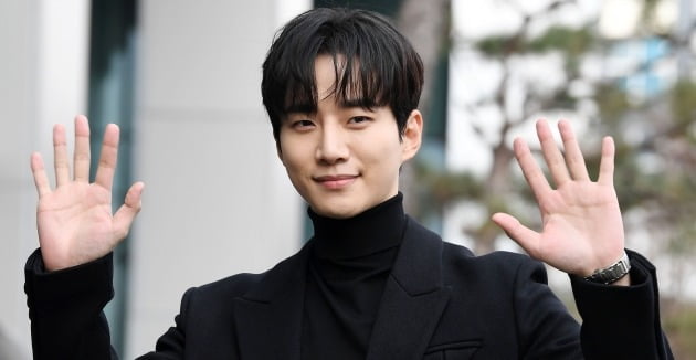 [공식] 이준호, 코로나19 확진 "2차 접종 완료…모든 스케줄 중단"