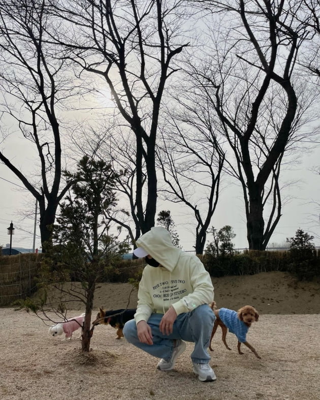 "자기 만지라고 질투했어요"…'전진♥' 류이서, 카페 야외석에서 알콩달콩 패밀리 [TEN★]