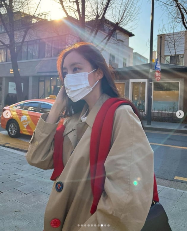 효민, 직접 운전해서 전시회 나들이...여유로운 일상[TEN★]