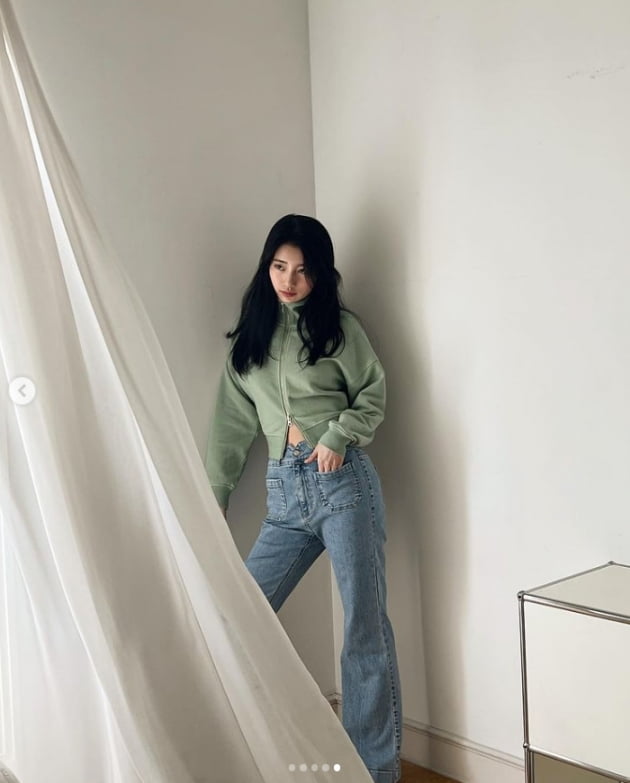 수지, 청바지 핏이 잘어울리는 그녀...봄의 여신[TEN★]