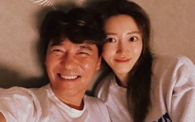 서하얀, ♥임창정과 설레는 침대 셀카 "너무 리얼리티"…18살 차이 무색한 금슬 [TEN★]