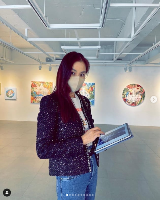 '장동건♥' 고소영, C사 명품가방 메고 미술관 나들이...일상이 화보[TEN★]
