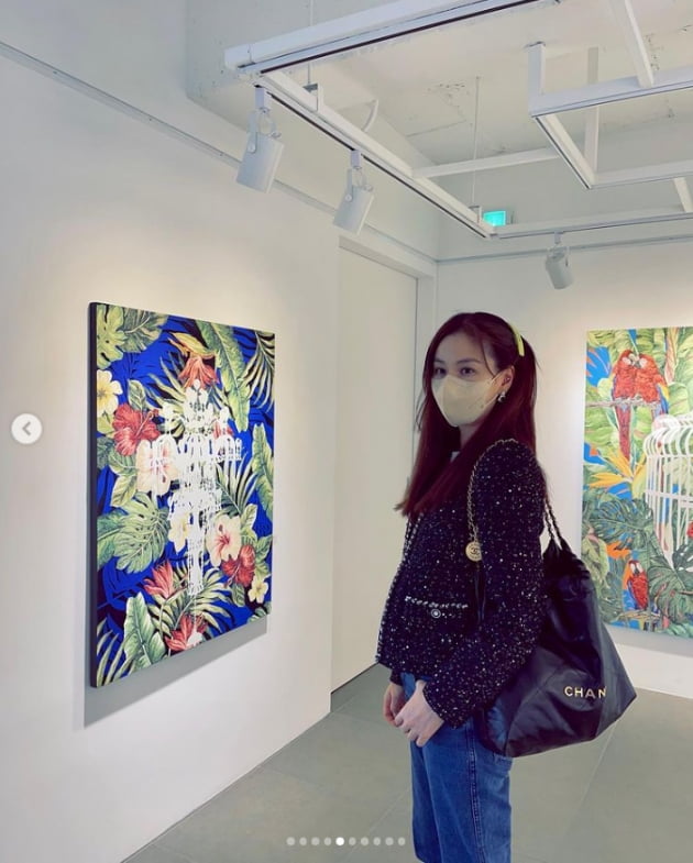 '장동건♥' 고소영, C사 명품가방 메고 미술관 나들이...일상이 화보[TEN★]