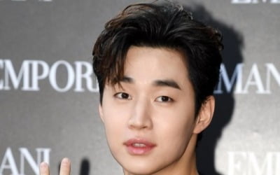 [TEN피플]'친중 논란' 헨리, '중국 내 입지 줄자' 슬그머니 국내 복귀?