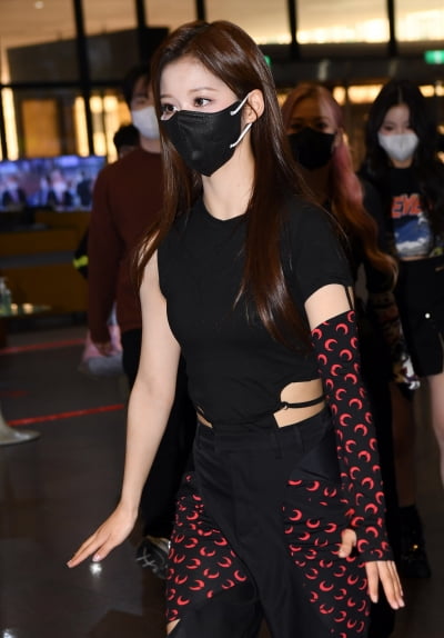 [TEN 포토] 엔믹스 설윤 '청순미 뿌리며~'