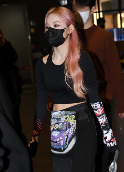 [TEN 포토] 엔믹스 지니 '활짝 핀 장미꽃처럼'