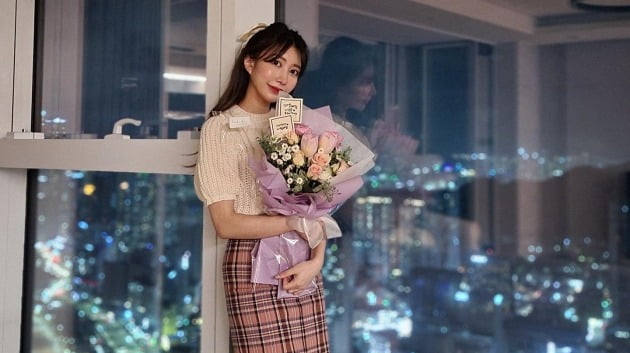 아야네, 럭셔리 해운대 6성급 호텔서…♥이지훈 생일 여행에 더 신난 새댁[TEN★]