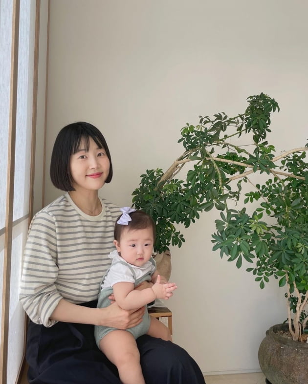 "엄청나게 자랐네"…'검사♥' 한지혜, 10개월 딸 있는데 20대 미모 '러블리 칼단발' [TEN★]