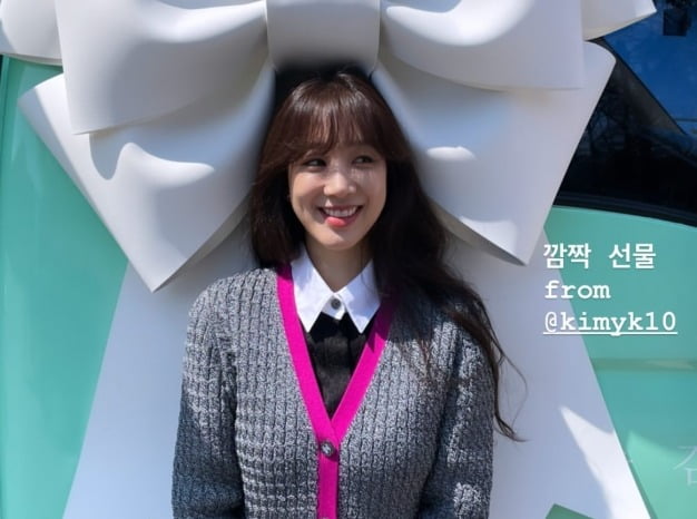 김연경, '연봉 킹'은 깜짝 선물 클래스도 남다르네…정려원"너는 ♥"[TEN★]