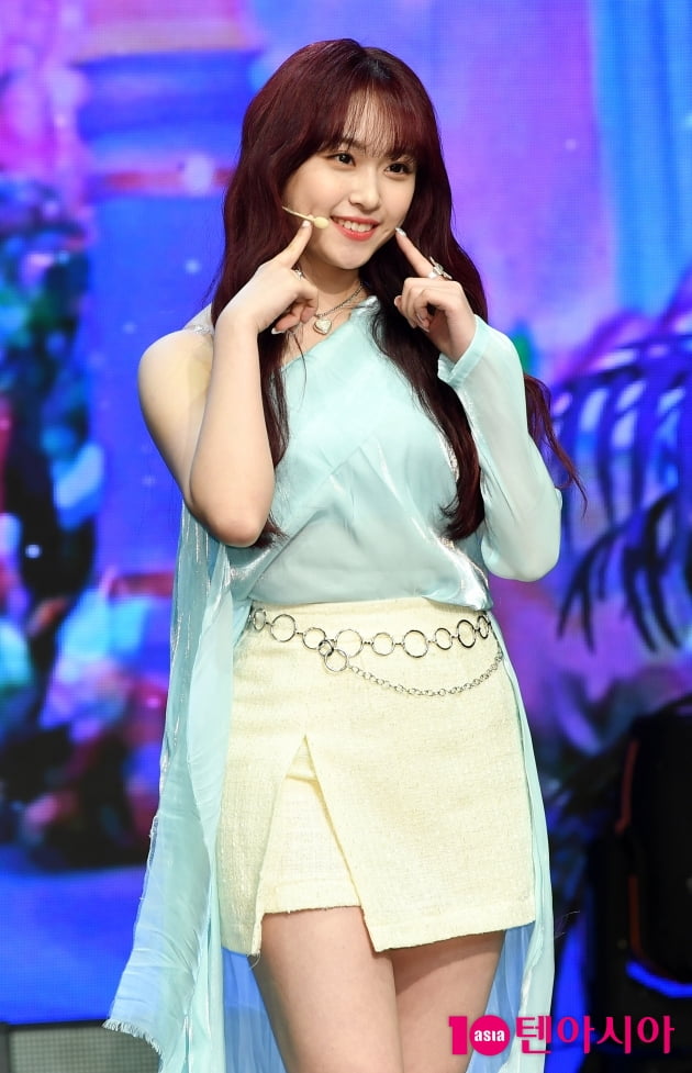 [TEN 포토] 아일리원 리리카 '러블리한 표정'