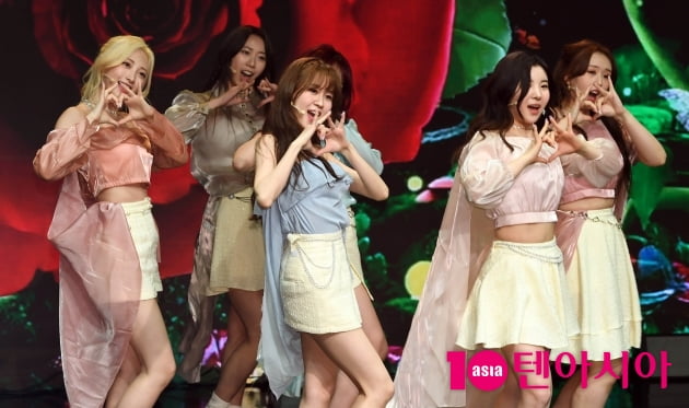[TEN 포토] 아일리원 '6인 6색 매력 넘치는 요정들'