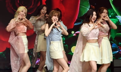[TEN 포토] 아일리원 '6인 6색 매력 넘치는 요정들'