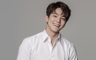 [TEN인터뷰] '사내맞선' 김민규 "베드신 위해 15kg 벌크업, '안경 키스' 애드리브였다"