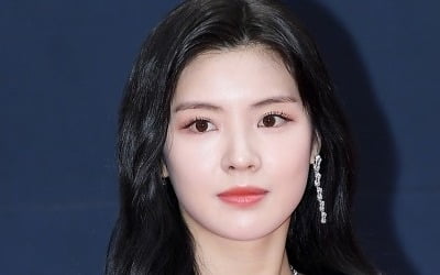 [TEN피플] 칸에 초청된 이선빈, '정호연' 처럼 'XX 여자친구' 꼬리표 떼나
