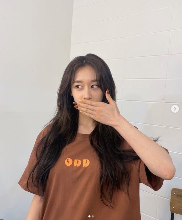 '황재균♥' 지연, 한 손으로 가려지는 소두 인증...물오른 미모[TEN★]
