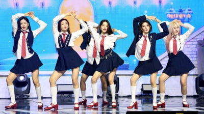 [TEN 포토] 아이브 '러브 다이브~'