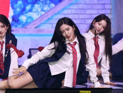 [TEN 포토] 아이브 유진-원영 '이쁜애 옆에 또 이쁜애'