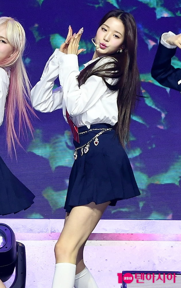 [TEN 포토] 아이브 원영 '섹시한 핑크립'