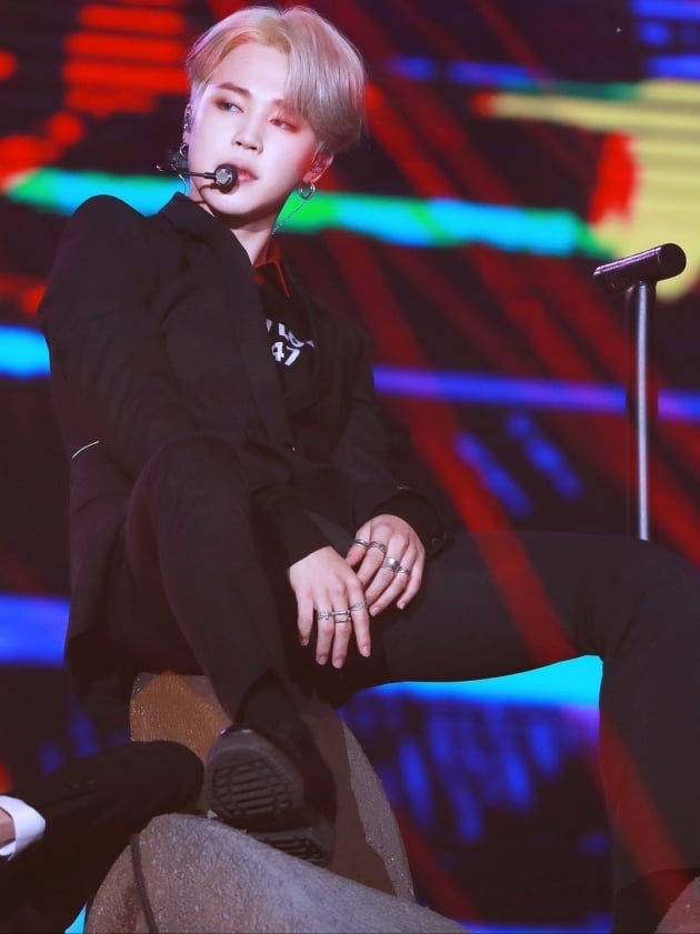 방탄소년단 지민 '가장 뛰어난 K팝 보컬리스트 톱10' 선정...팀의 기둥 극찬