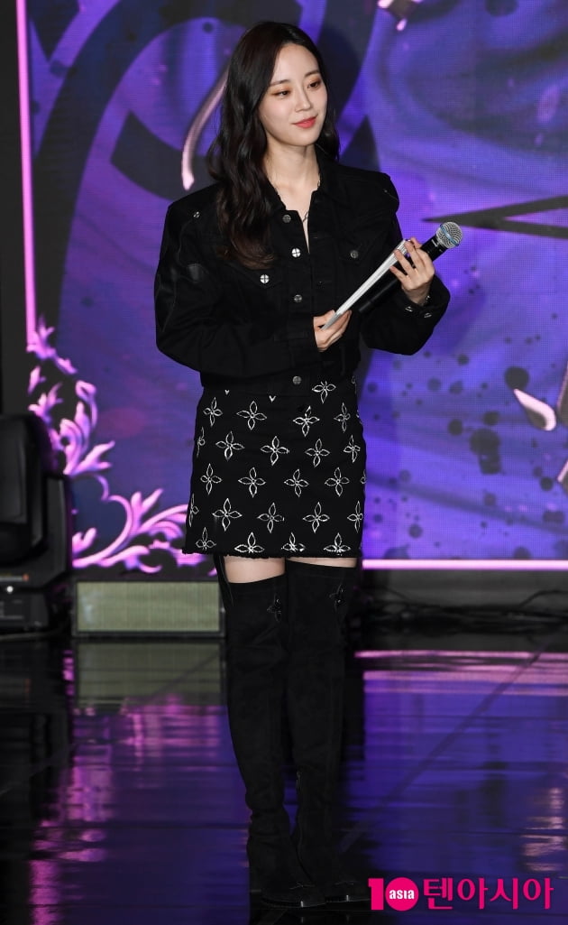 [TEN 포토] 허영지 '우아한 블랙스완'
