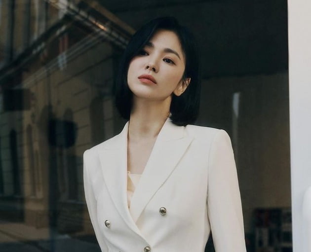 '단발머리' 송혜교, 아무도 따라할 수 없는 우아함…청순함은 덤[TEN★]