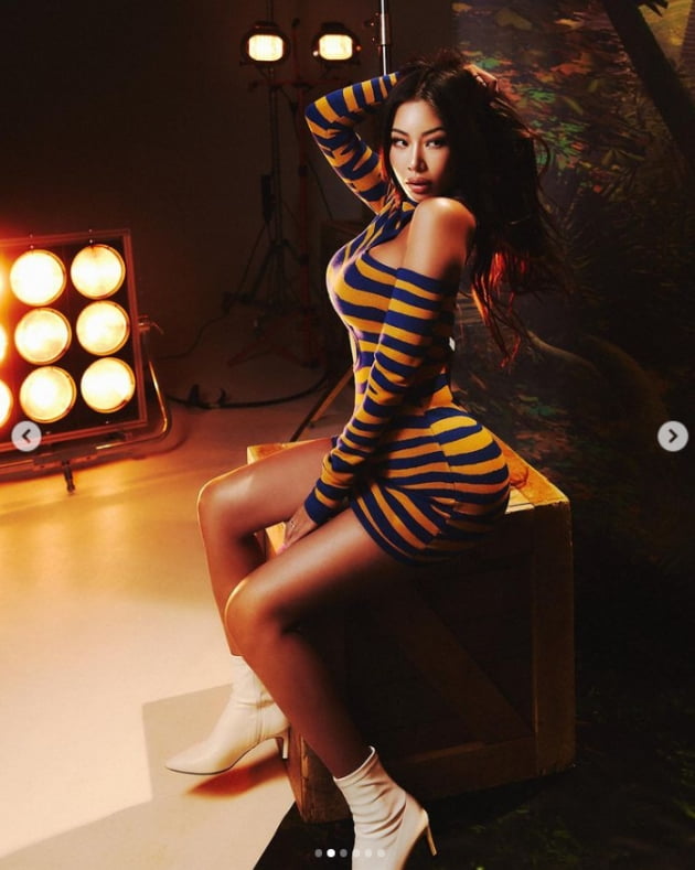 제시, 독특한 절개 원피스...아찔한 섹시미 UP[TEN★]