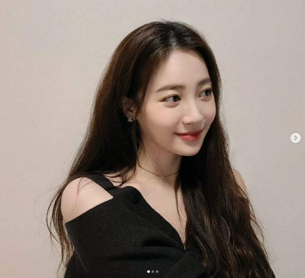 유라, 다이어트로 완성된 미모...음푹 파인 쇄골라인엔 물 고이겠네[TEN★]