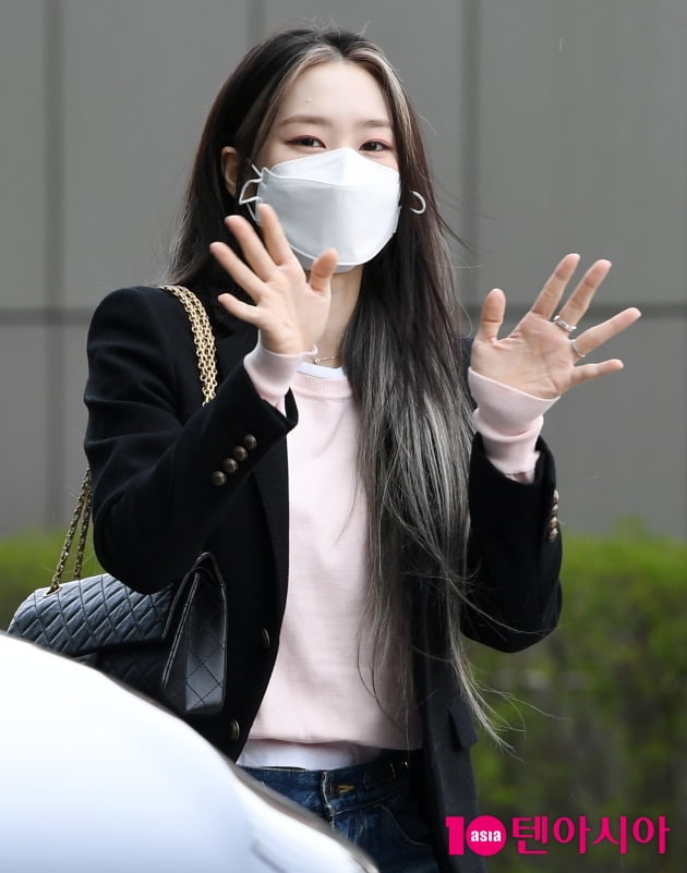 [TEN 포토] 오마이걸 지호 '반가워요~'